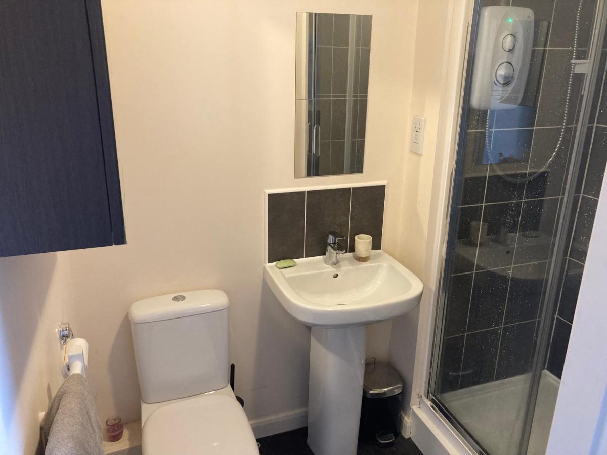 Holiday home Cheerful For Football, Docks And Centre Liverpool