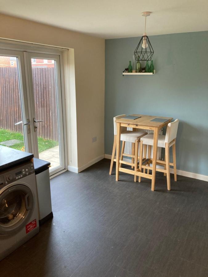 Holiday home Cheerful For Football, Docks And Centre *