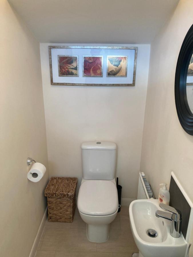Holiday home Cheerful For Football, Docks And Centre